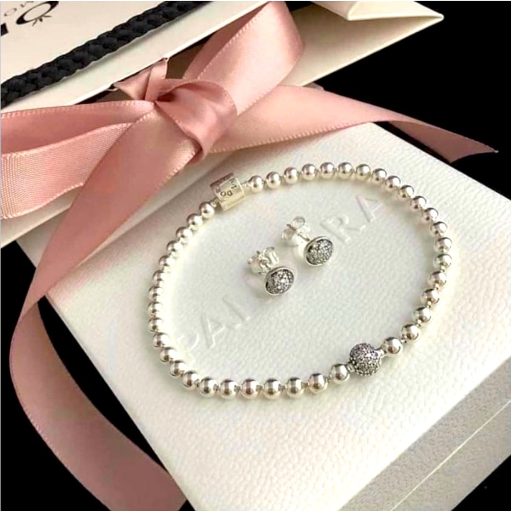 Pandora Bracelet! Unique style !
